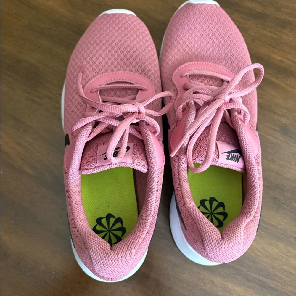 Nike Pink Athletic Shoes Basic Tennis Shoe Womens Size 9.5 - Picture 5 of 10